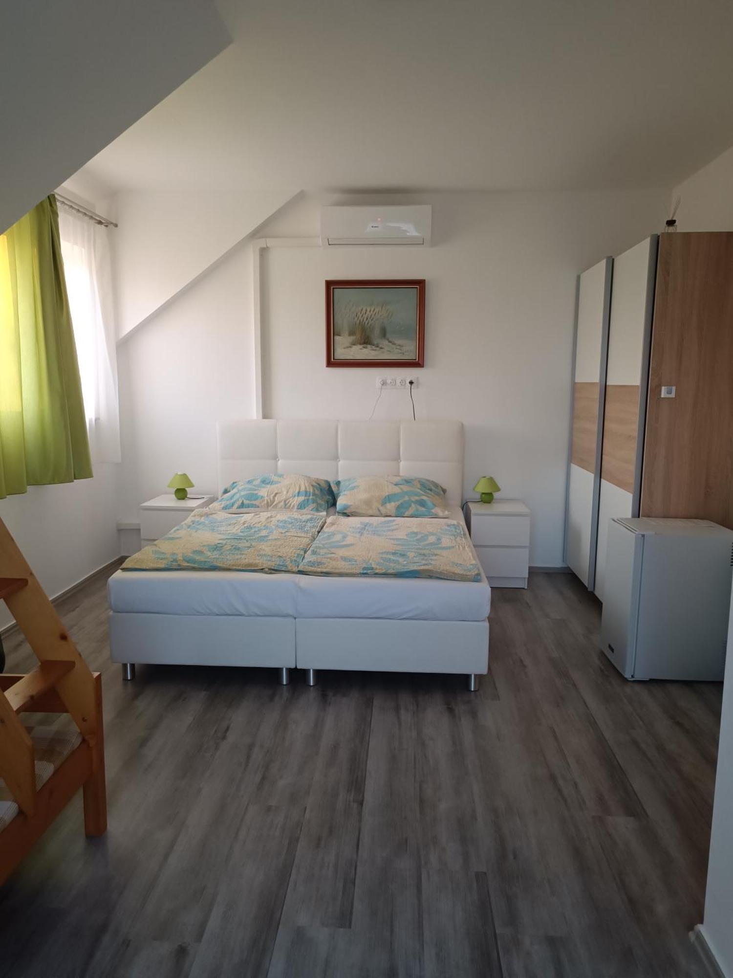 Hotel Katalin Vendeghaz Gyenesdiás Exteriér fotografie