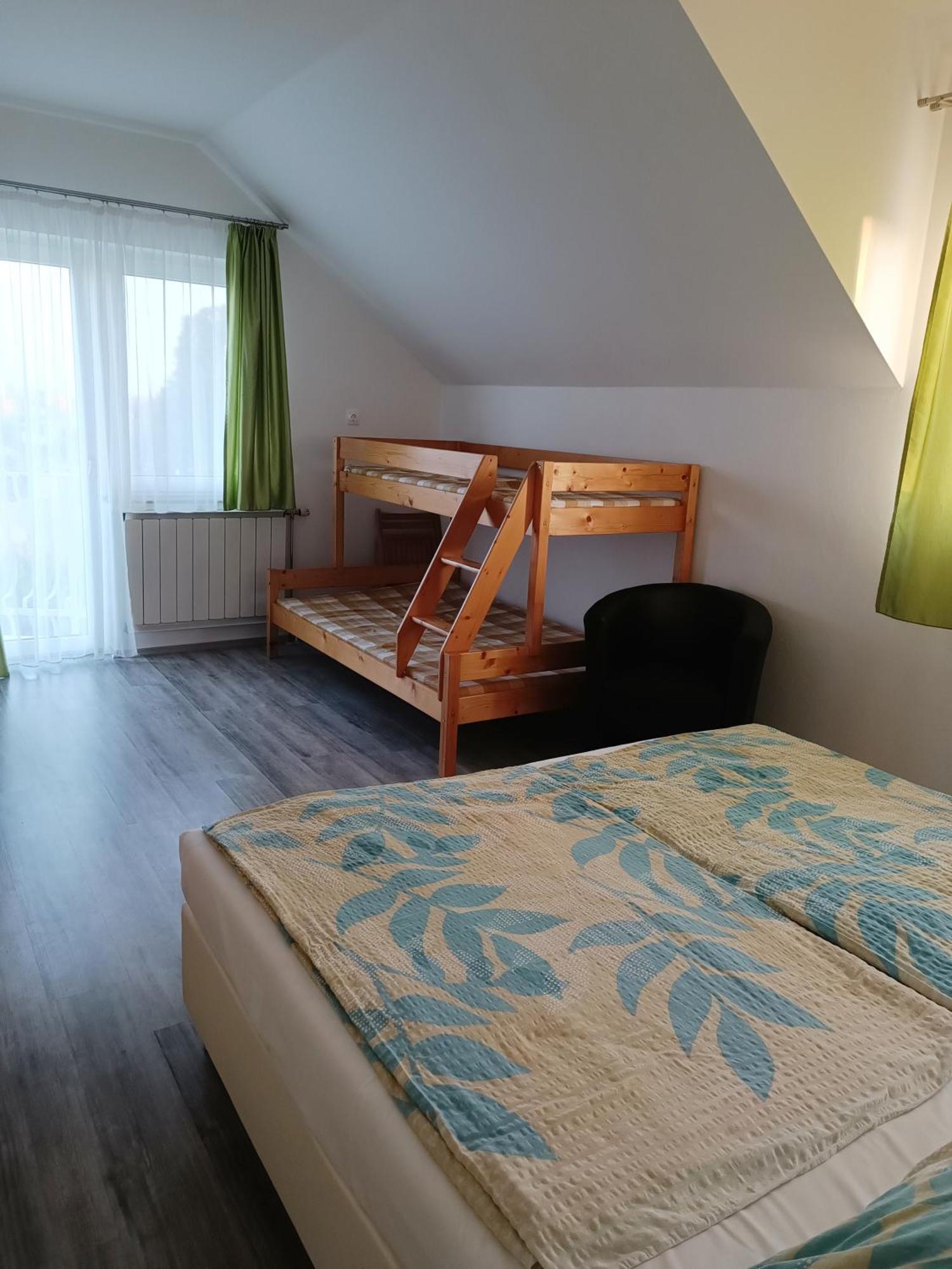 Hotel Katalin Vendeghaz Gyenesdiás Exteriér fotografie