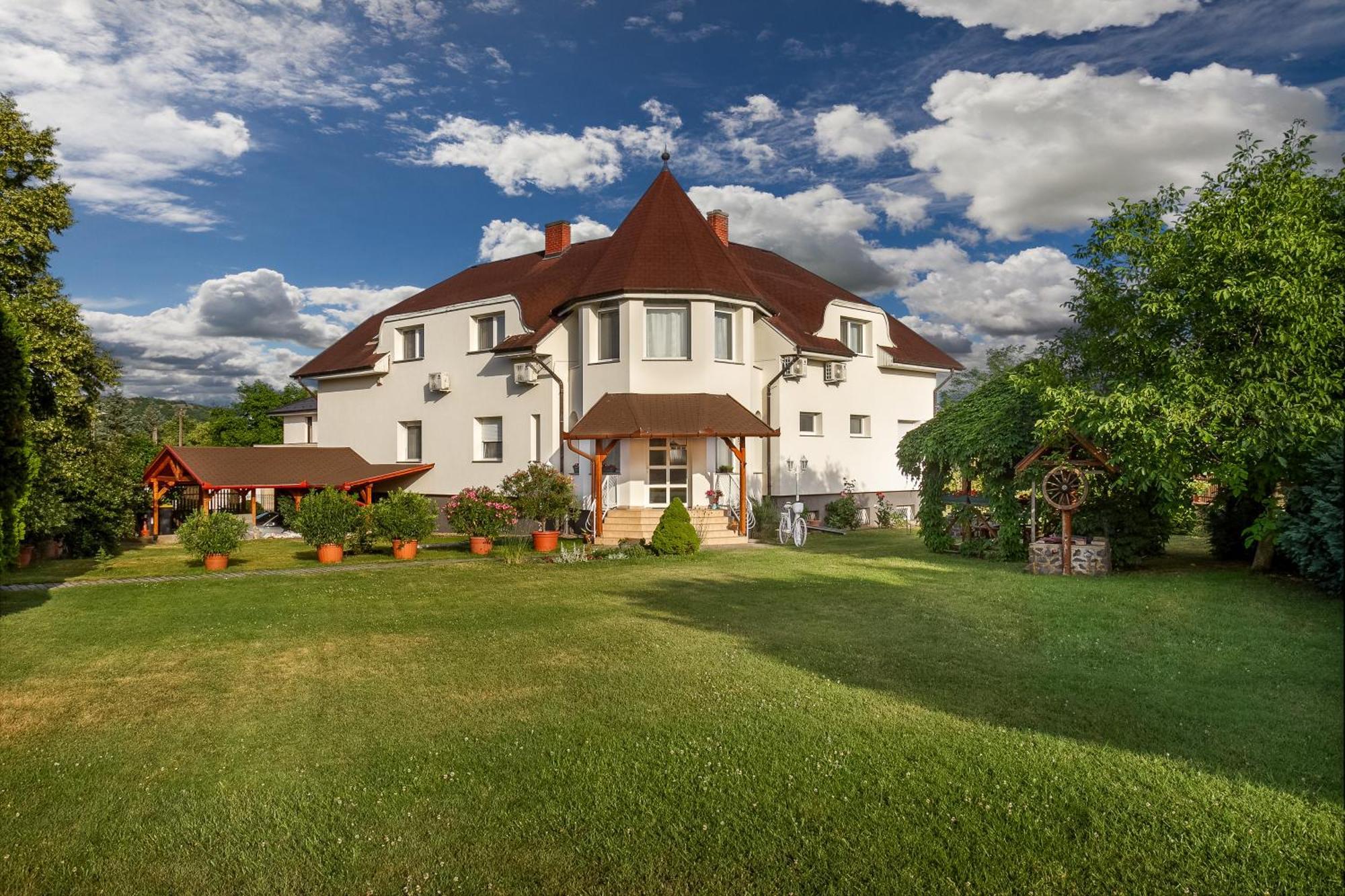 Hotel Katalin Vendeghaz Gyenesdiás Exteriér fotografie
